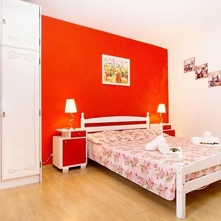 Hestia Apartment *